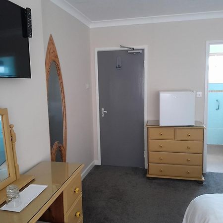 Relax At Rosscourt Guest House-Free On Site Parking (Adults Only) Bournemouth Bagian luar foto