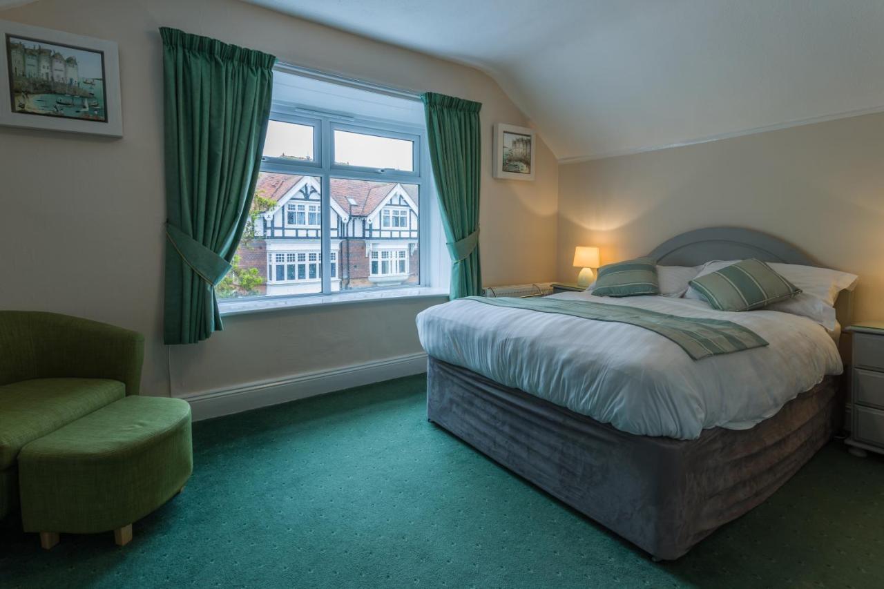 Relax At Rosscourt Guest House-Free On Site Parking (Adults Only) Bournemouth Bagian luar foto