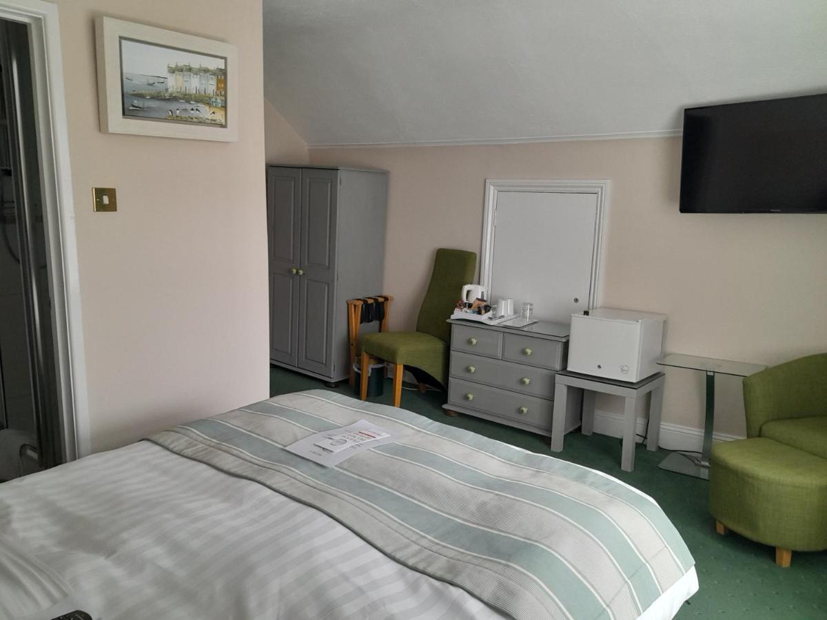 Relax At Rosscourt Guest House-Free On Site Parking (Adults Only) Bournemouth Bagian luar foto