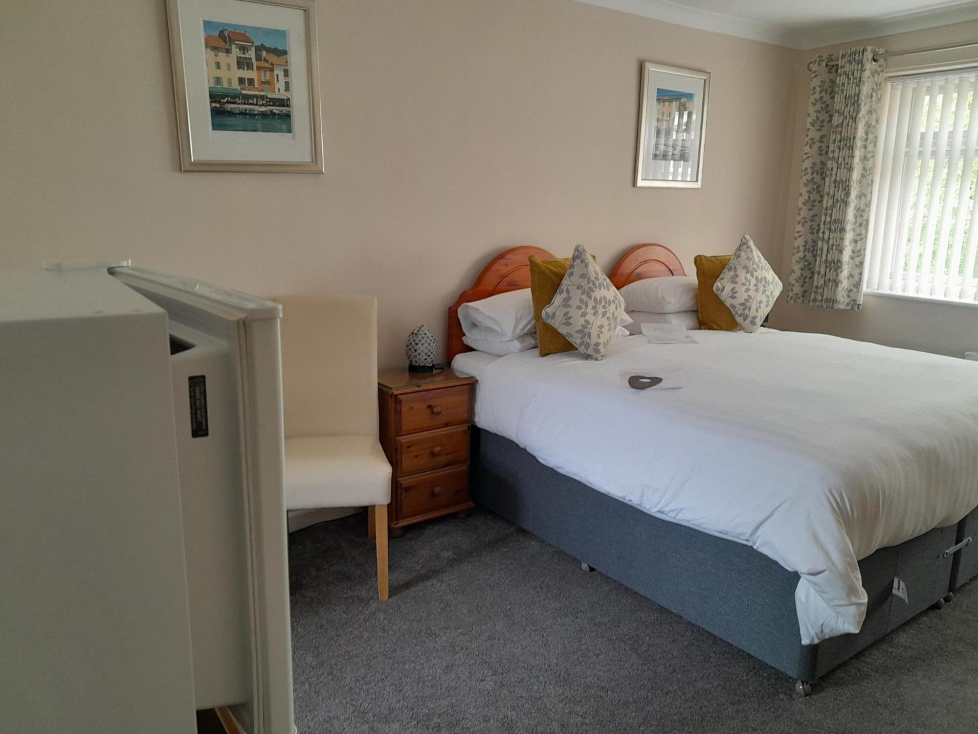 Relax At Rosscourt Guest House-Free On Site Parking (Adults Only) Bournemouth Bagian luar foto