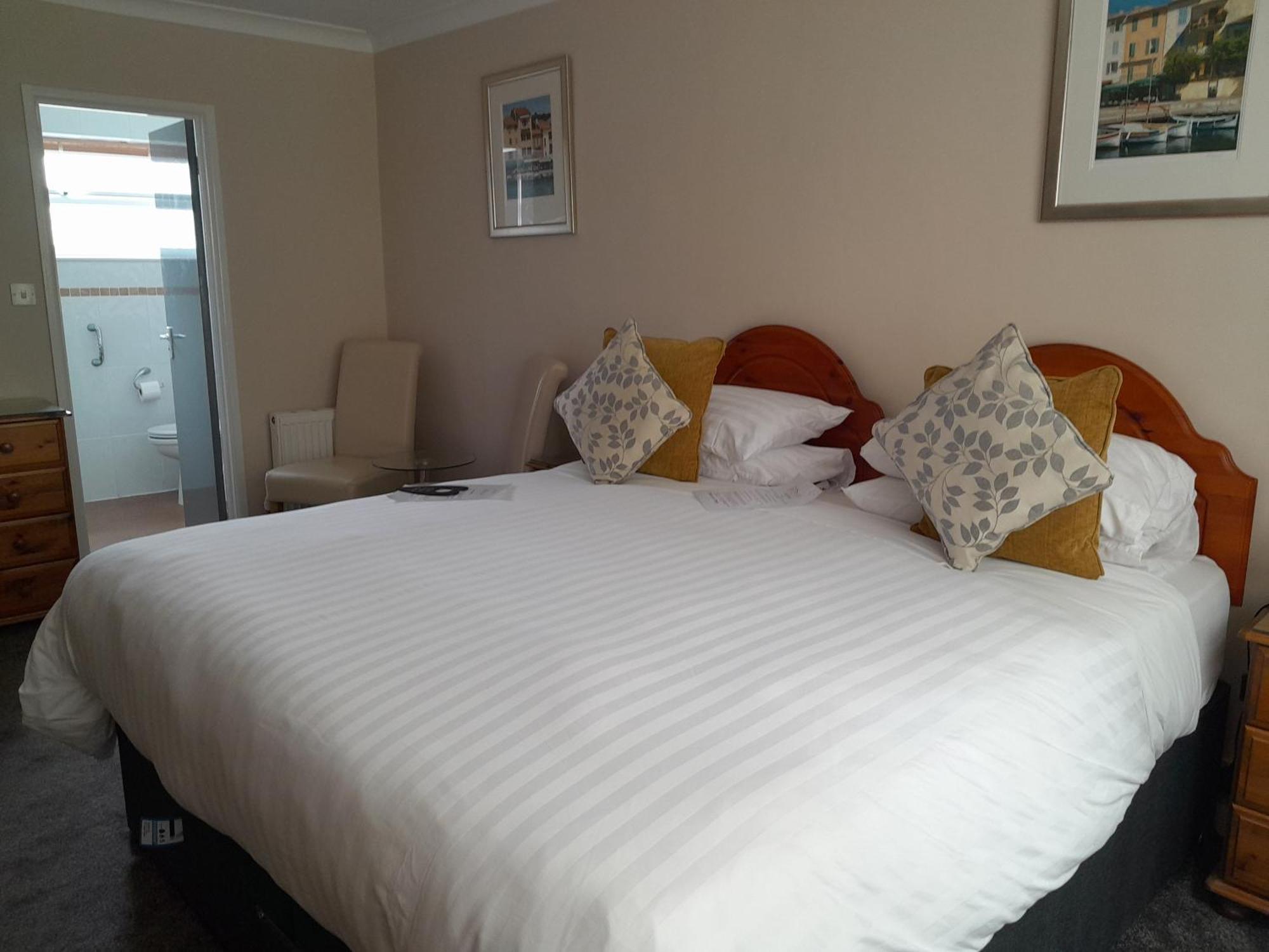 Relax At Rosscourt Guest House-Free On Site Parking (Adults Only) Bournemouth Bagian luar foto
