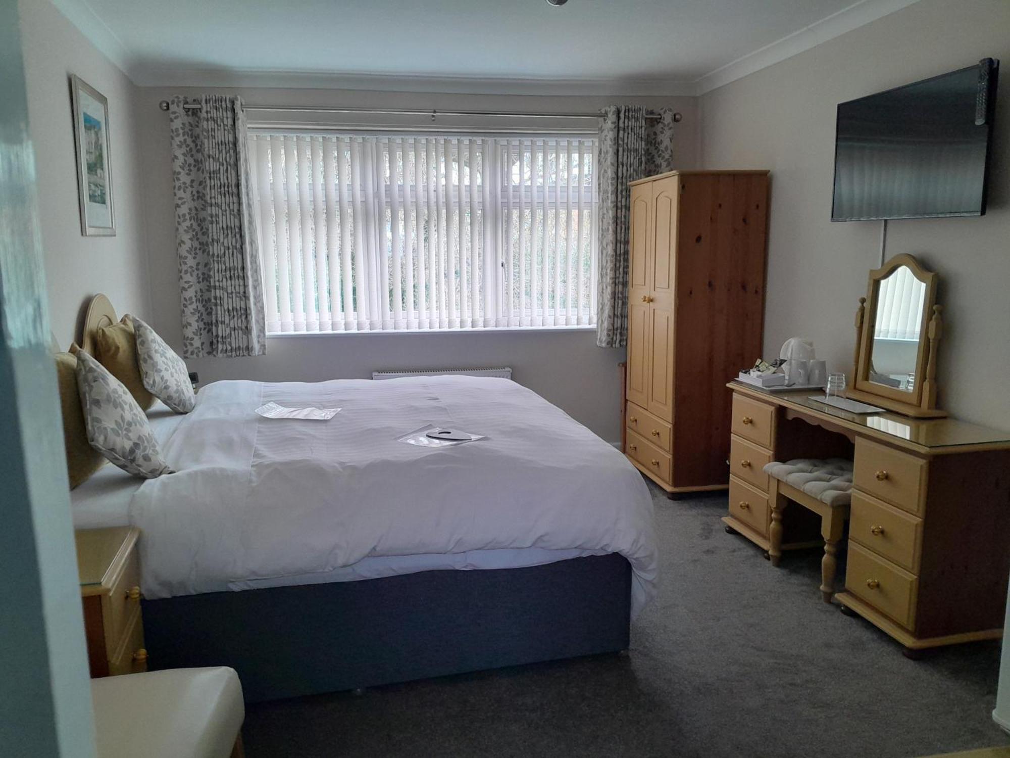 Relax At Rosscourt Guest House-Free On Site Parking (Adults Only) Bournemouth Bagian luar foto