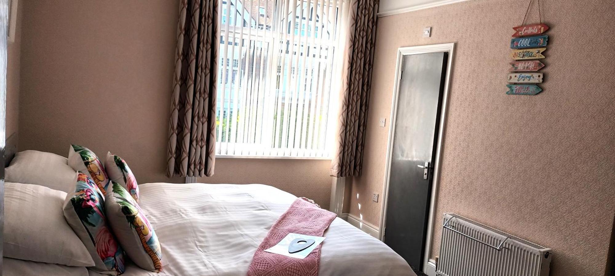 Relax At Rosscourt Guest House-Free On Site Parking (Adults Only) Bournemouth Bagian luar foto