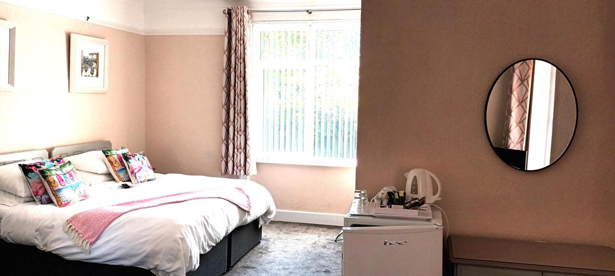 Relax At Rosscourt Guest House-Free On Site Parking (Adults Only) Bournemouth Bagian luar foto