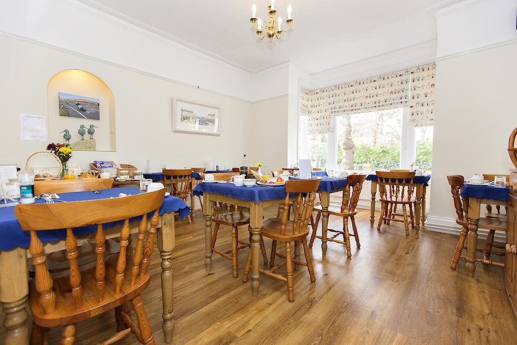 Relax At Rosscourt Guest House-Free On Site Parking (Adults Only) Bournemouth Bagian luar foto