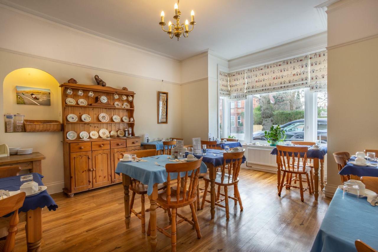 Relax At Rosscourt Guest House-Free On Site Parking (Adults Only) Bournemouth Bagian luar foto